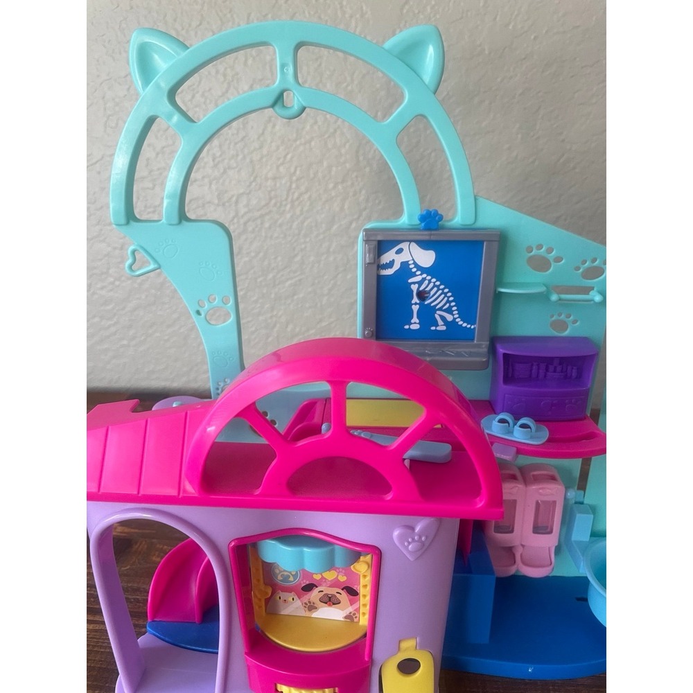Polly Pocket Pet Vet Clinic